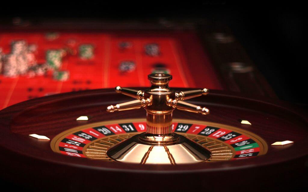 Рулетка - королева азарта в казино Плей Фортуна